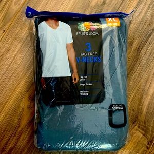 Fruit of the loom three tag free V-neck T-shirts black gray NWT